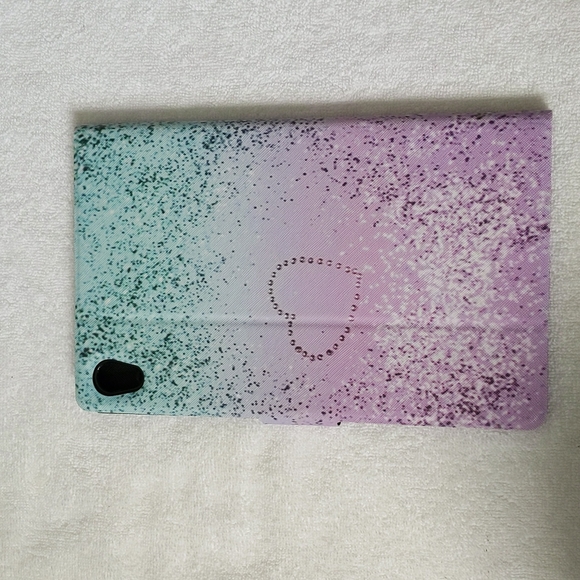 FINAL MARKDOWN Pretty iPad cover - Picture 3 of 8